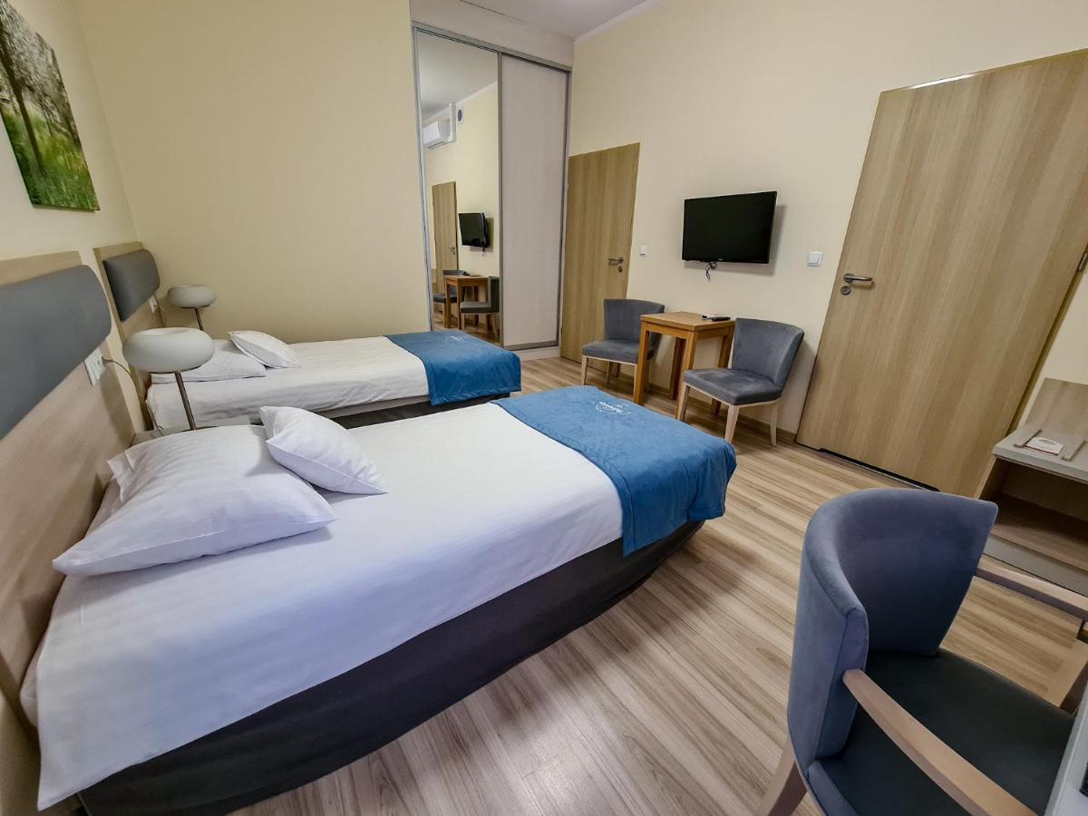 Antoninska Hotel & Apartamenty Лешно Екстер'єр фото
