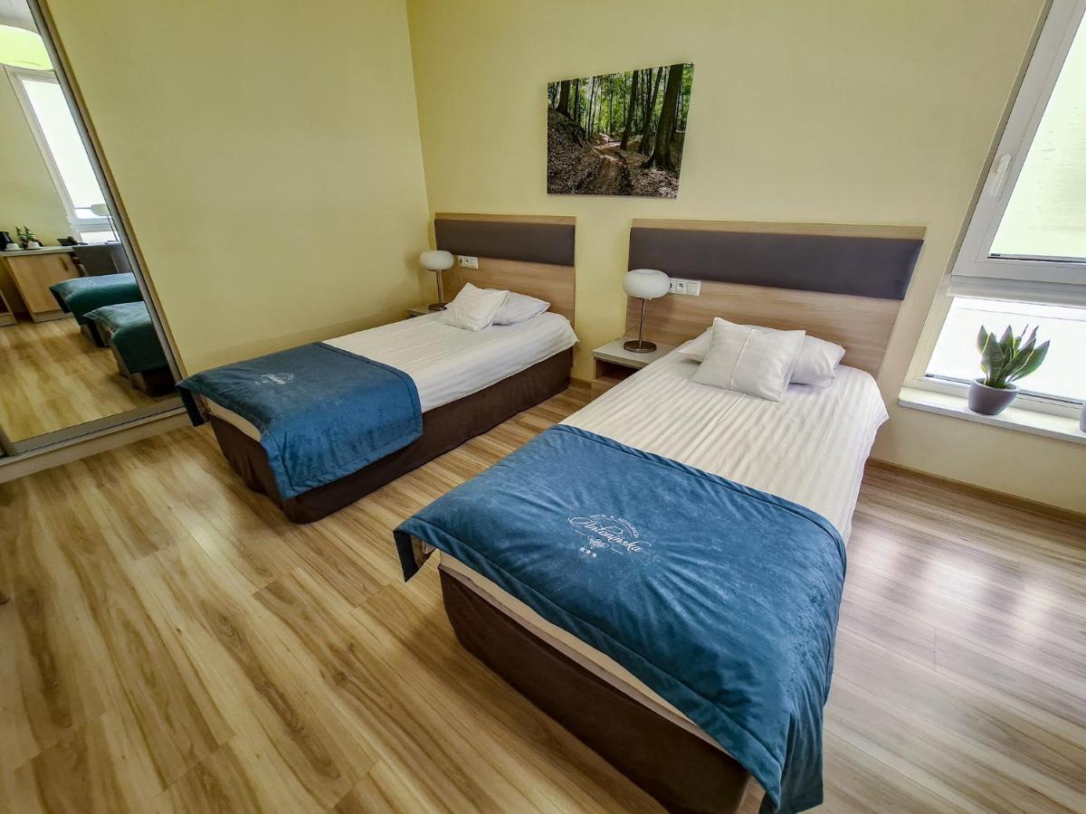Antoninska Hotel & Apartamenty Лешно Екстер'єр фото