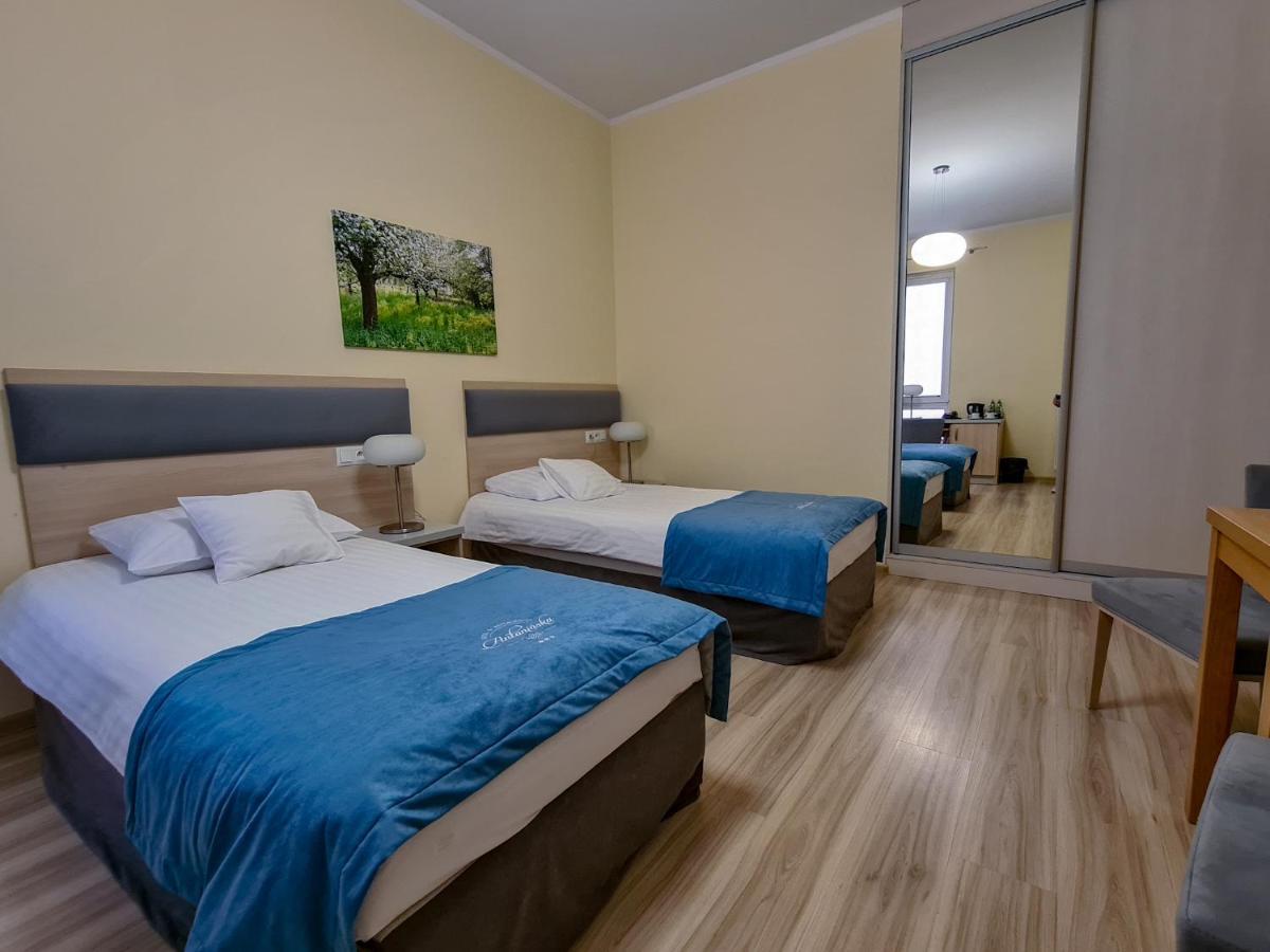 Antoninska Hotel & Apartamenty Лешно Екстер'єр фото