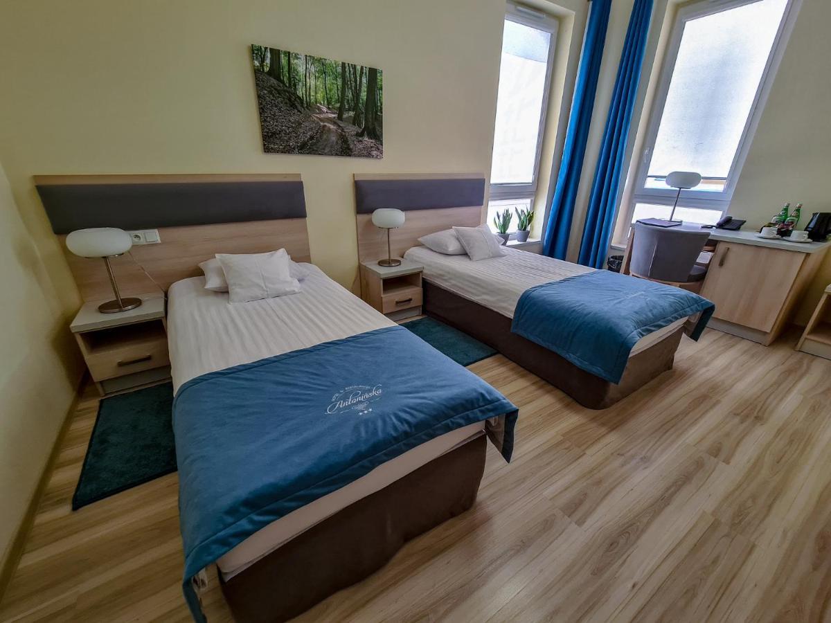 Antoninska Hotel & Apartamenty Лешно Екстер'єр фото