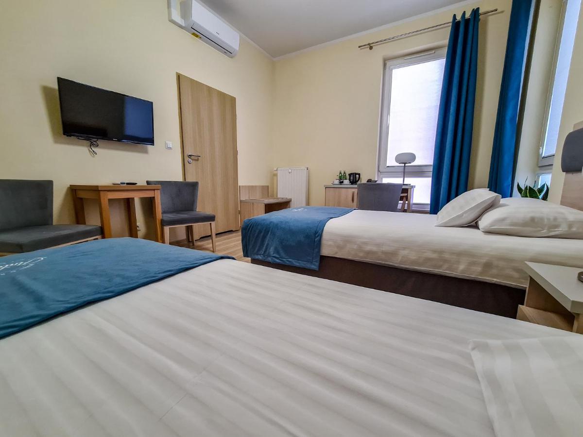 Antoninska Hotel & Apartamenty Лешно Екстер'єр фото