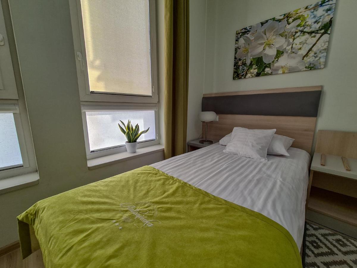 Antoninska Hotel & Apartamenty Лешно Екстер'єр фото