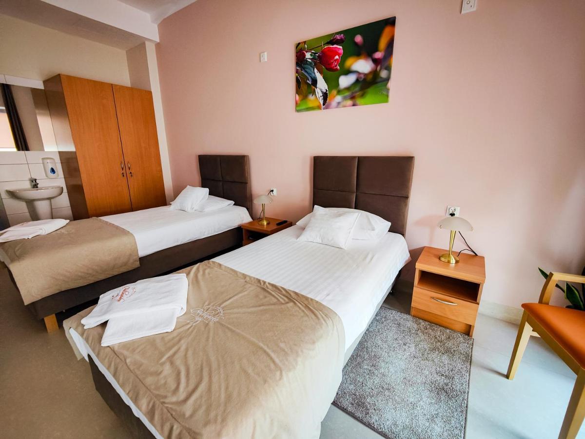 Antoninska Hotel & Apartamenty Лешно Екстер'єр фото