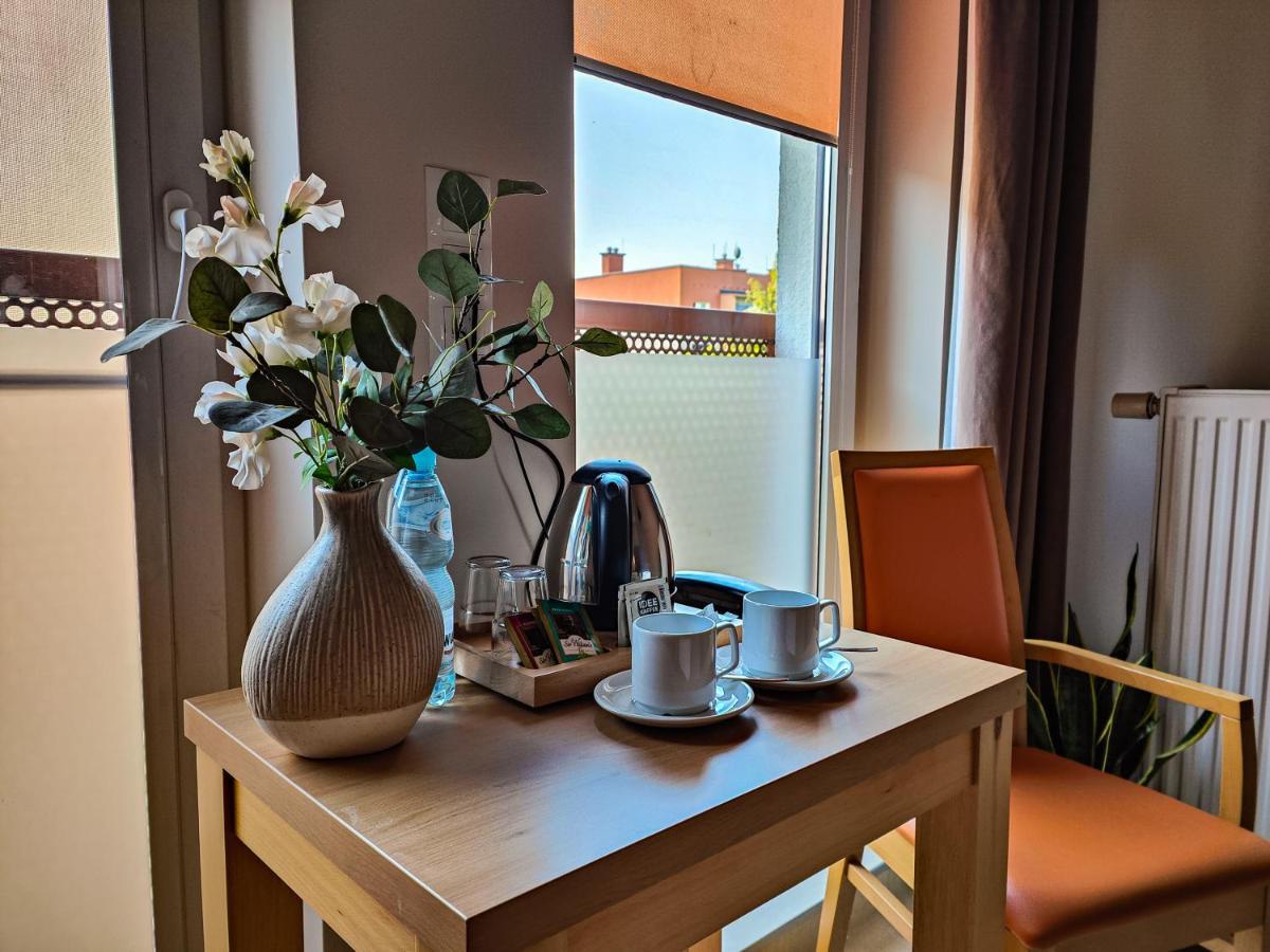 Antoninska Hotel & Apartamenty Лешно Екстер'єр фото