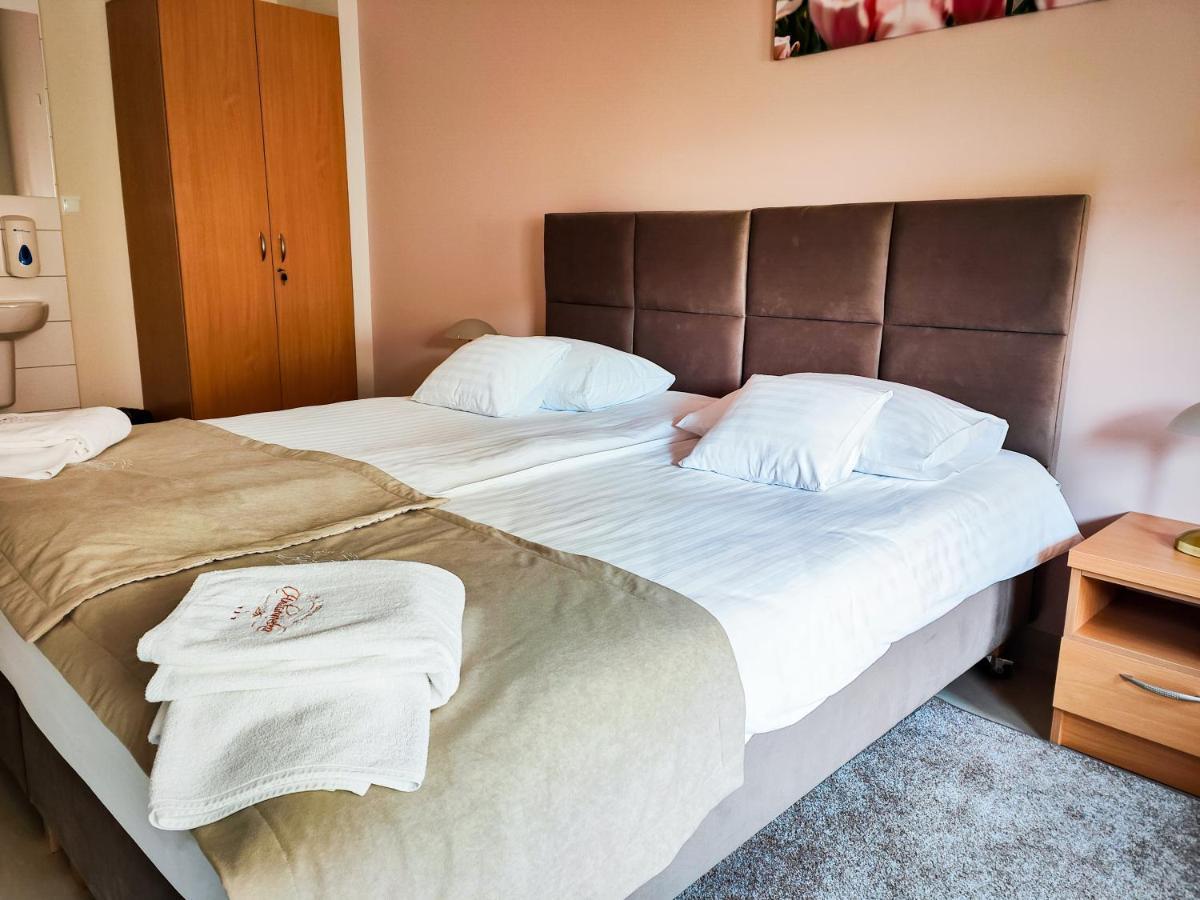 Antoninska Hotel & Apartamenty Лешно Екстер'єр фото