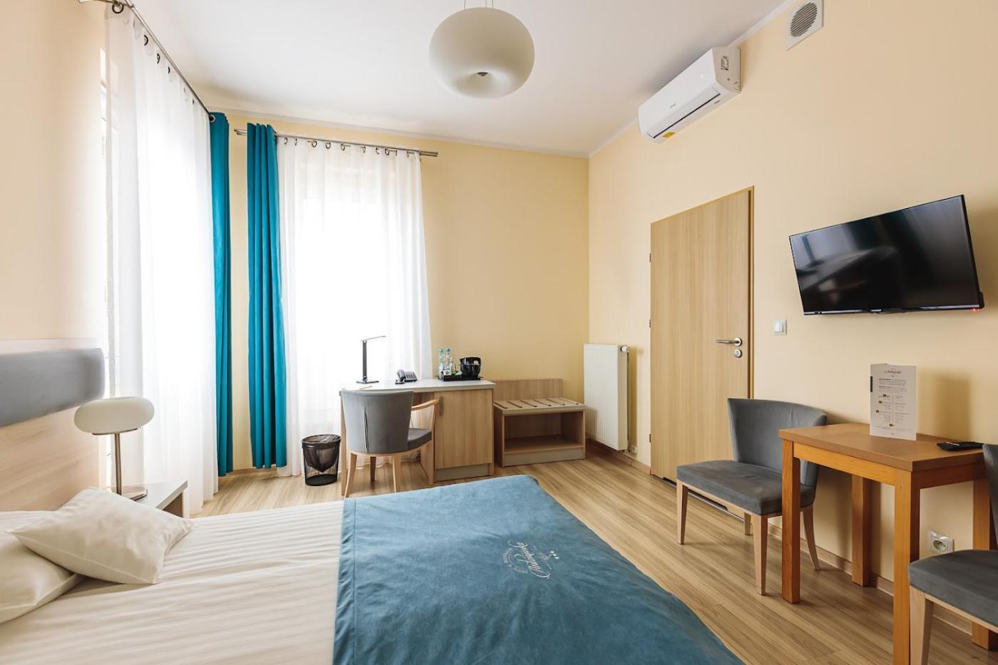 Antoninska Hotel & Apartamenty Лешно Екстер'єр фото