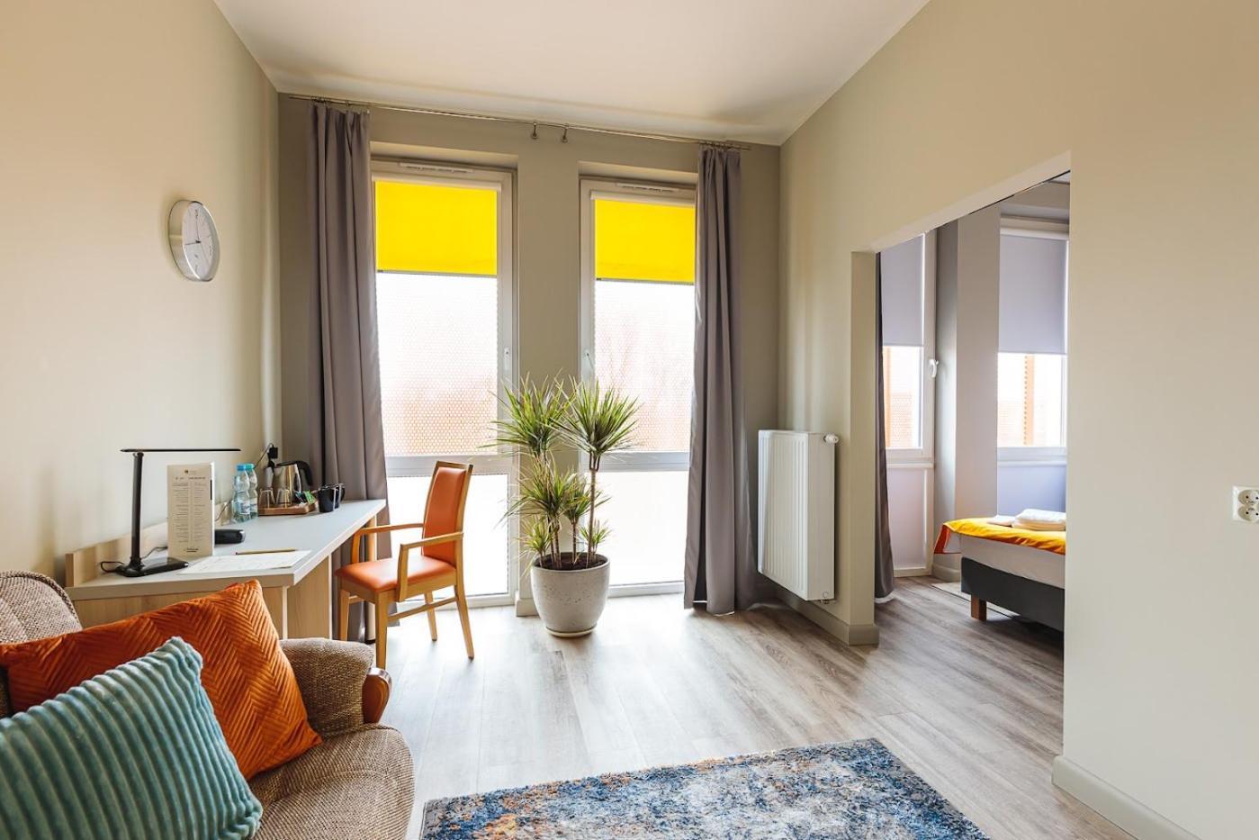 Antoninska Hotel & Apartamenty Лешно Екстер'єр фото
