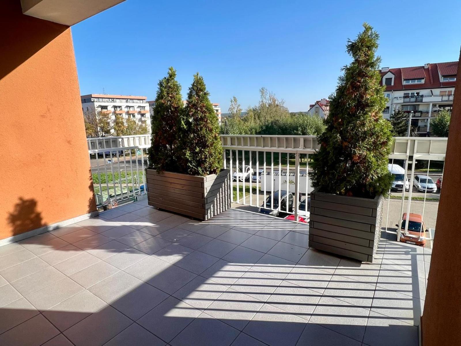 Antoninska Hotel & Apartamenty Лешно Екстер'єр фото